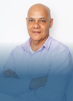 René JuniorVets+25 anos em pet food